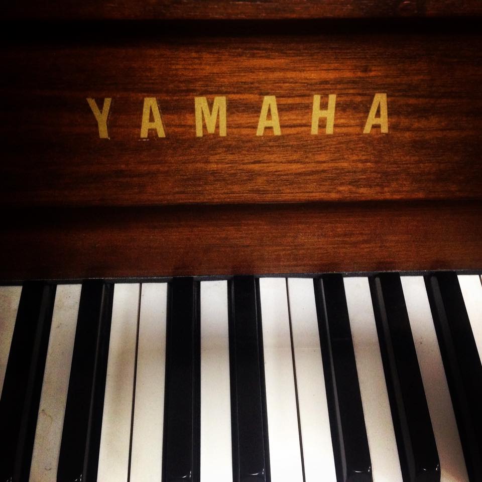 Yamaha YK101 upright piano for sale